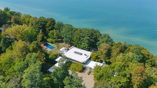 1600 Rocky Gap Road, Benton Harbor, MI 49022