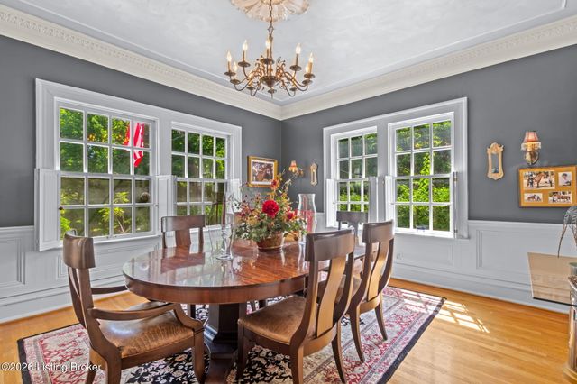 1618 Spring Dr, Louisville, KY 40205