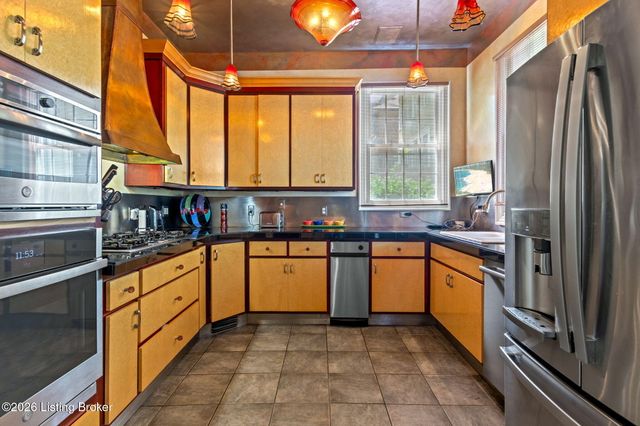 1618 Spring Dr, Louisville, KY 40205