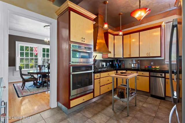 1618 Spring Dr, Louisville, KY 40205