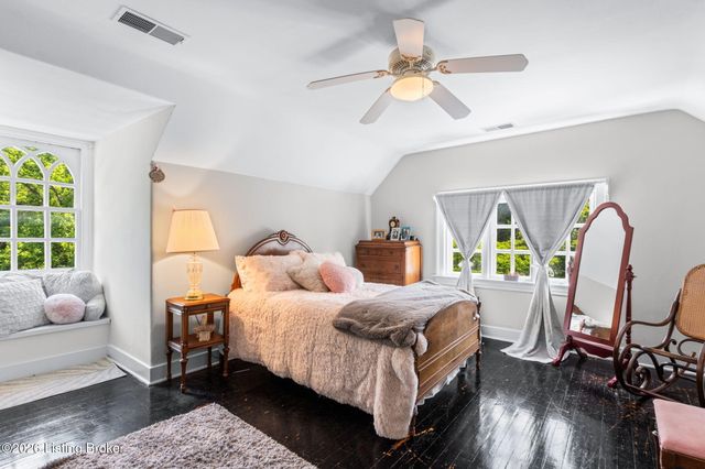 1618 Spring Dr, Louisville, KY 40205
