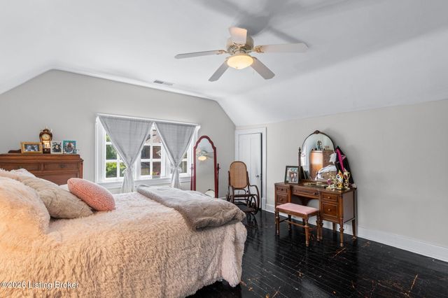 1618 Spring Dr, Louisville, KY 40205