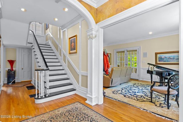 1618 Spring Dr, Louisville, KY 40205