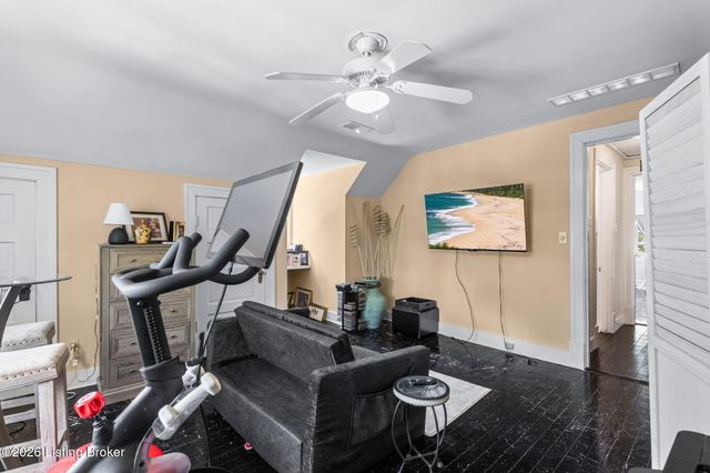 1618 Spring Dr, Louisville, KY 40205