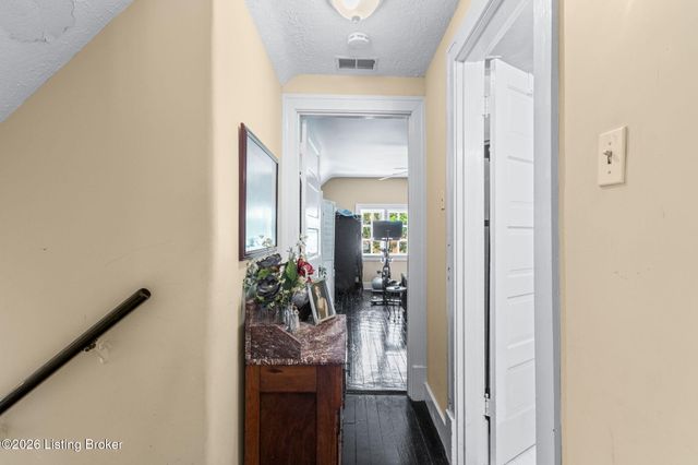 1618 Spring Dr, Louisville, KY 40205