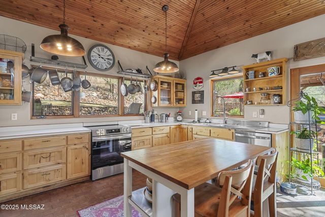 51 Redrock Drive, Patagonia, AZ 85624