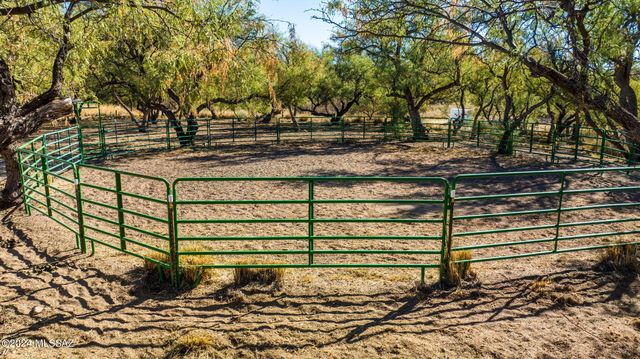 51 Redrock Drive, Patagonia, AZ 85624