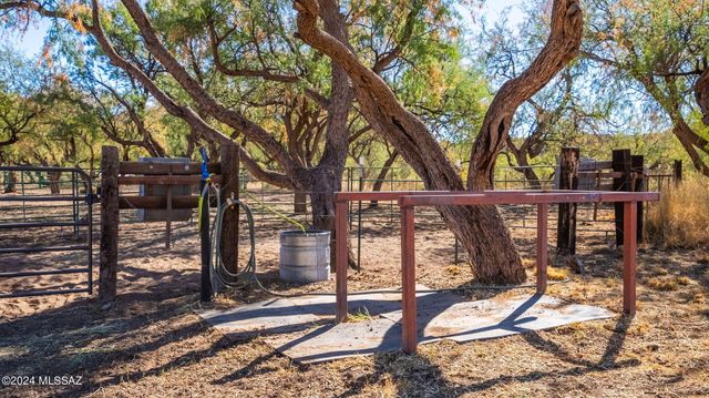 51 Redrock Drive, Patagonia, AZ 85624