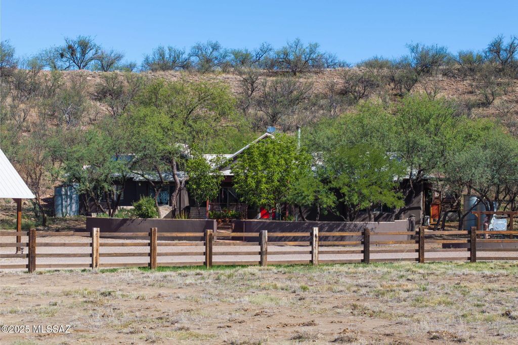 51 Redrock Drive, Patagonia, AZ 85624