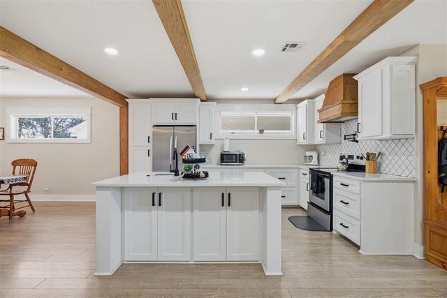 622 May Street, Jennings, LA 70546