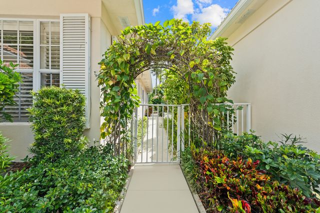 309 KELSEY PARK Circle, Palm Beach Gardens, FL 33410