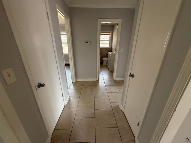 2580 NW Lake Capri Road, Conyers, GA 30012