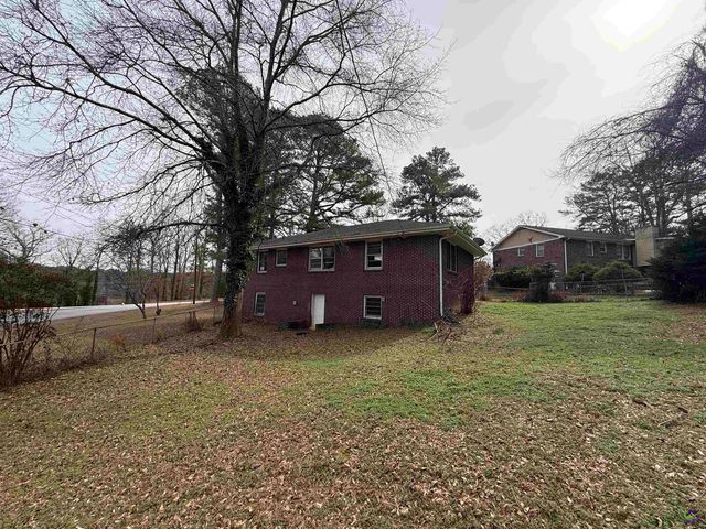 2580 NW Lake Capri Road, Conyers, GA 30012
