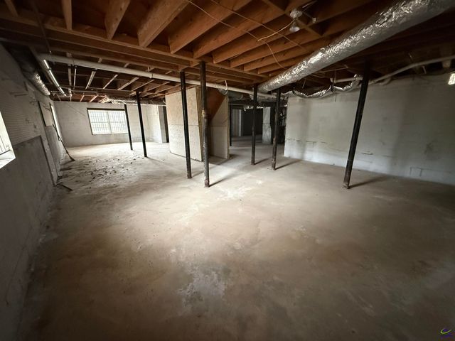 2580 NW Lake Capri Road, Conyers, GA 30012