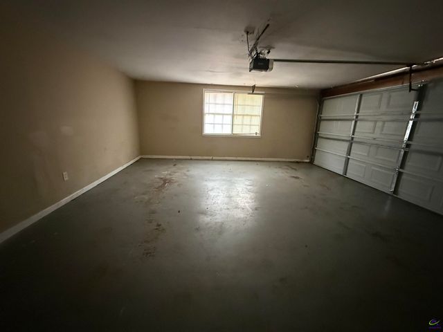 2580 NW Lake Capri Road, Conyers, GA 30012