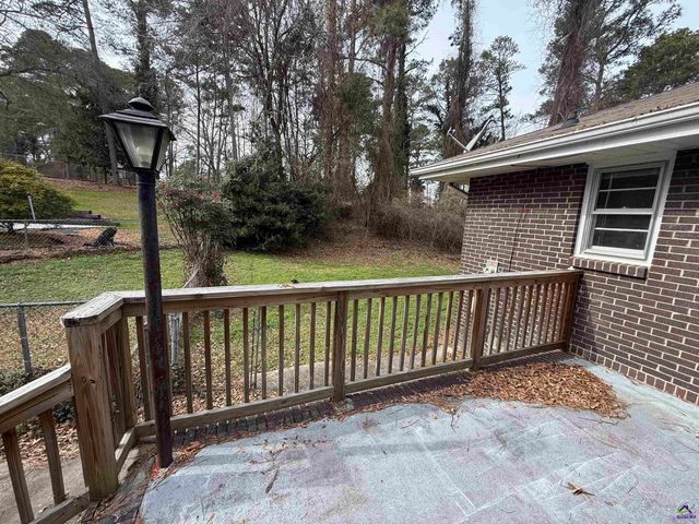 2580 NW Lake Capri Road, Conyers, GA 30012