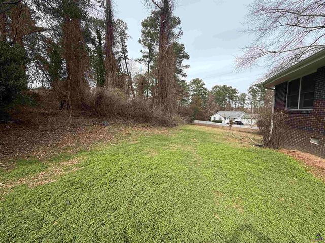 2580 NW Lake Capri Road, Conyers, GA 30012