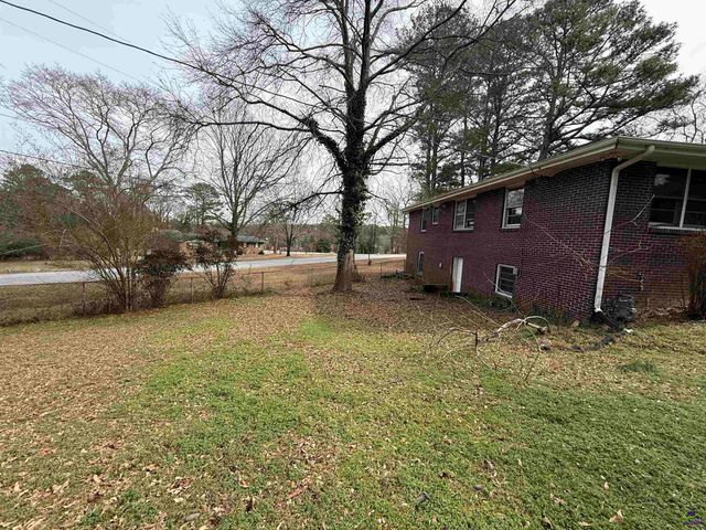 2580 NW Lake Capri Road, Conyers, GA 30012