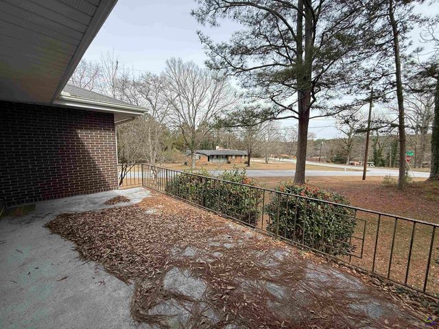 2580 NW Lake Capri Road, Conyers, GA 30012