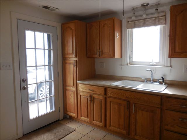 3216 ELMWOOD Avenue, Erie, PA 16508