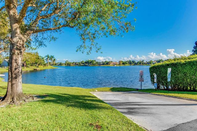 13053 Meadowbreeze Drive, Wellington, FL 33414