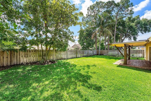 13053 Meadowbreeze Drive, Wellington, FL 33414