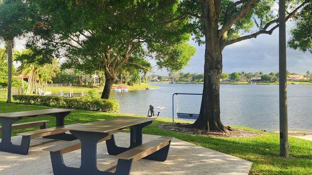 13053 Meadowbreeze Drive, Wellington, FL 33414