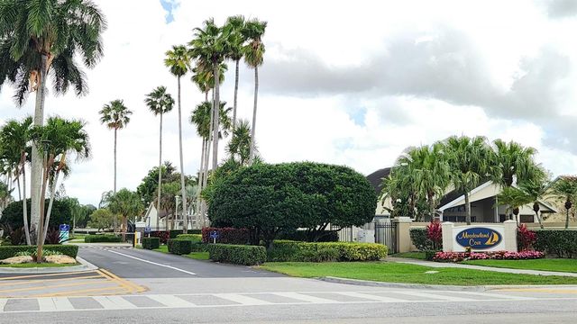 13053 Meadowbreeze Drive, Wellington, FL 33414