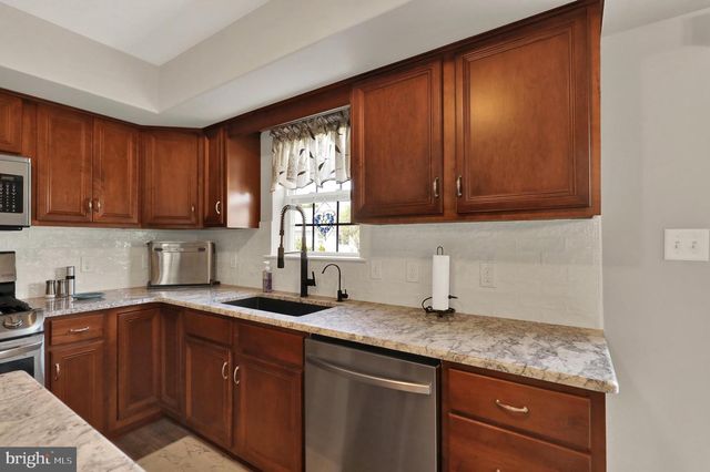 29 SOLVAY DR, Reading, PA 19605