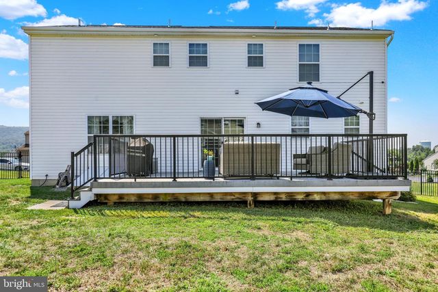 29 SOLVAY DR, Reading, PA 19605
