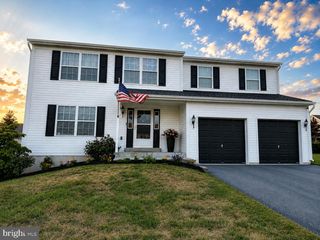 29 SOLVAY DR, Reading, PA 19605