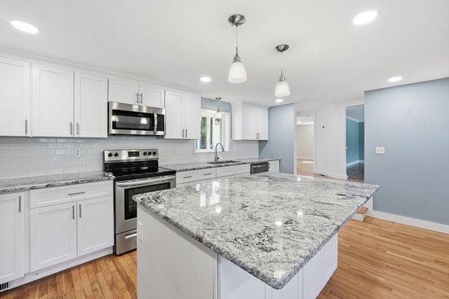 9 Pine Dr, Wilbraham, MA 01095