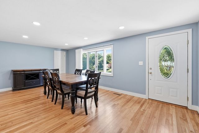9 Pine Dr, Wilbraham, MA 01095
