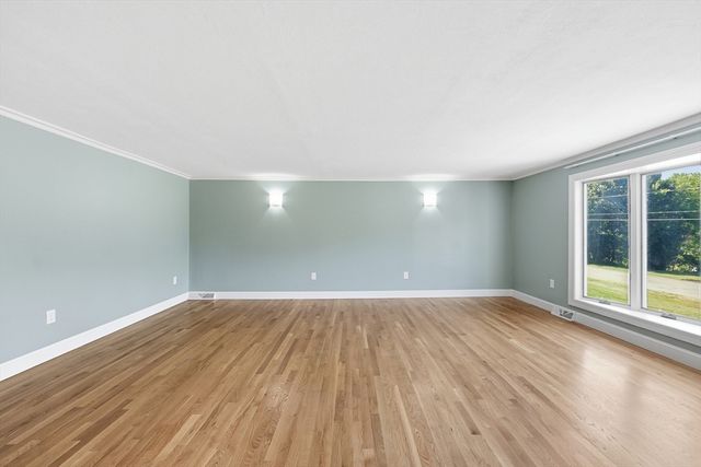 9 Pine Dr, Wilbraham, MA 01095