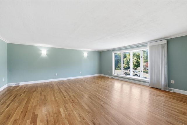 9 Pine Dr, Wilbraham, MA 01095