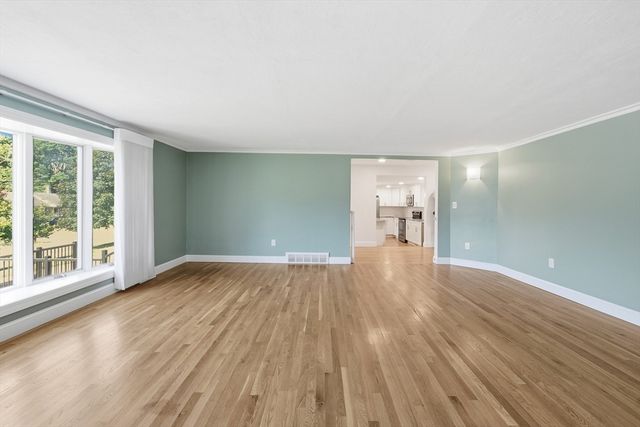 9 Pine Dr, Wilbraham, MA 01095