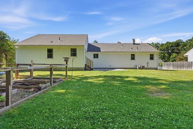 9 Pine Dr, Wilbraham, MA 01095