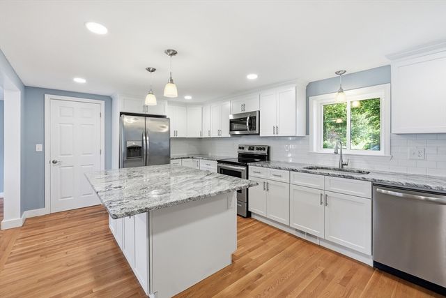 9 Pine Dr, Wilbraham, MA 01095