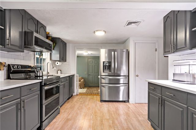 48 Rowe Avenue, Warwick, RI 02889