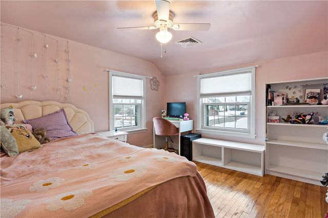 48 Rowe Avenue, Warwick, RI 02889