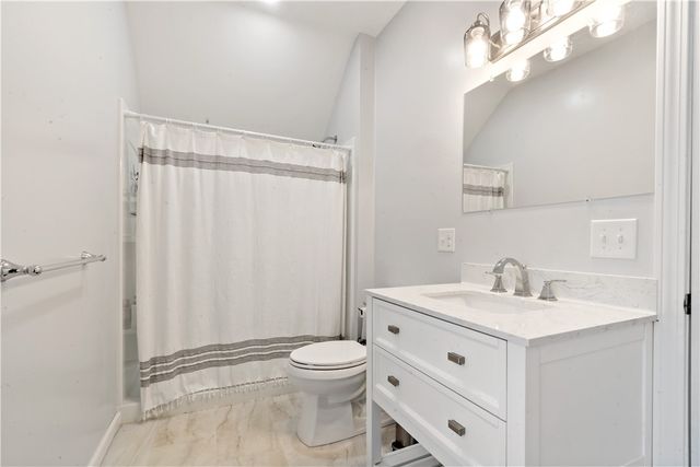 48 Rowe Avenue, Warwick, RI 02889