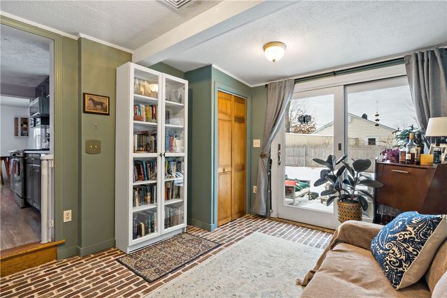 48 Rowe Avenue, Warwick, RI 02889