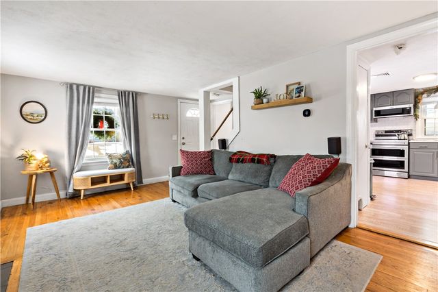 48 Rowe Avenue, Warwick, RI 02889