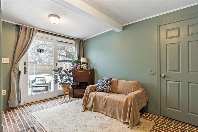 48 Rowe Avenue, Warwick, RI 02889