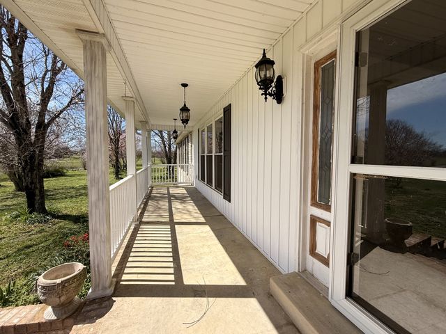 1585 Jones Creek Rd, Dickson, TN 37055