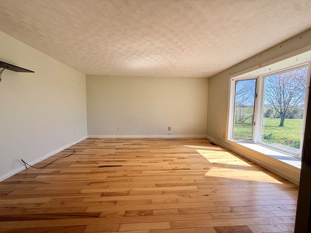 1585 Jones Creek Rd, Dickson, TN 37055