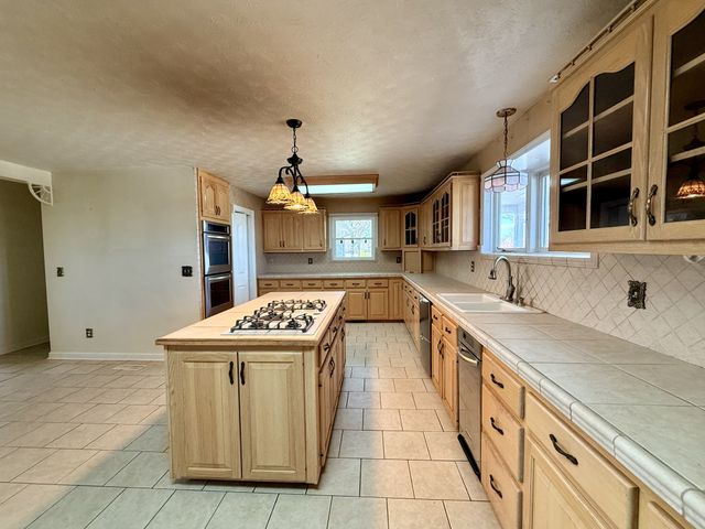 1585 Jones Creek Rd, Dickson, TN 37055