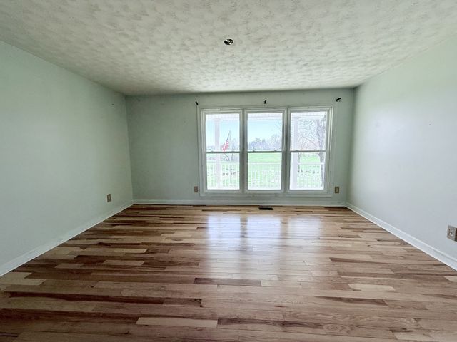 1585 Jones Creek Rd, Dickson, TN 37055