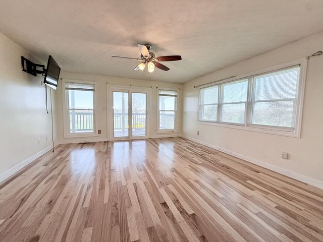 1585 Jones Creek Rd, Dickson, TN 37055