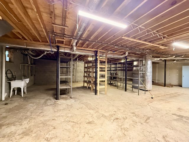 1585 Jones Creek Rd, Dickson, TN 37055